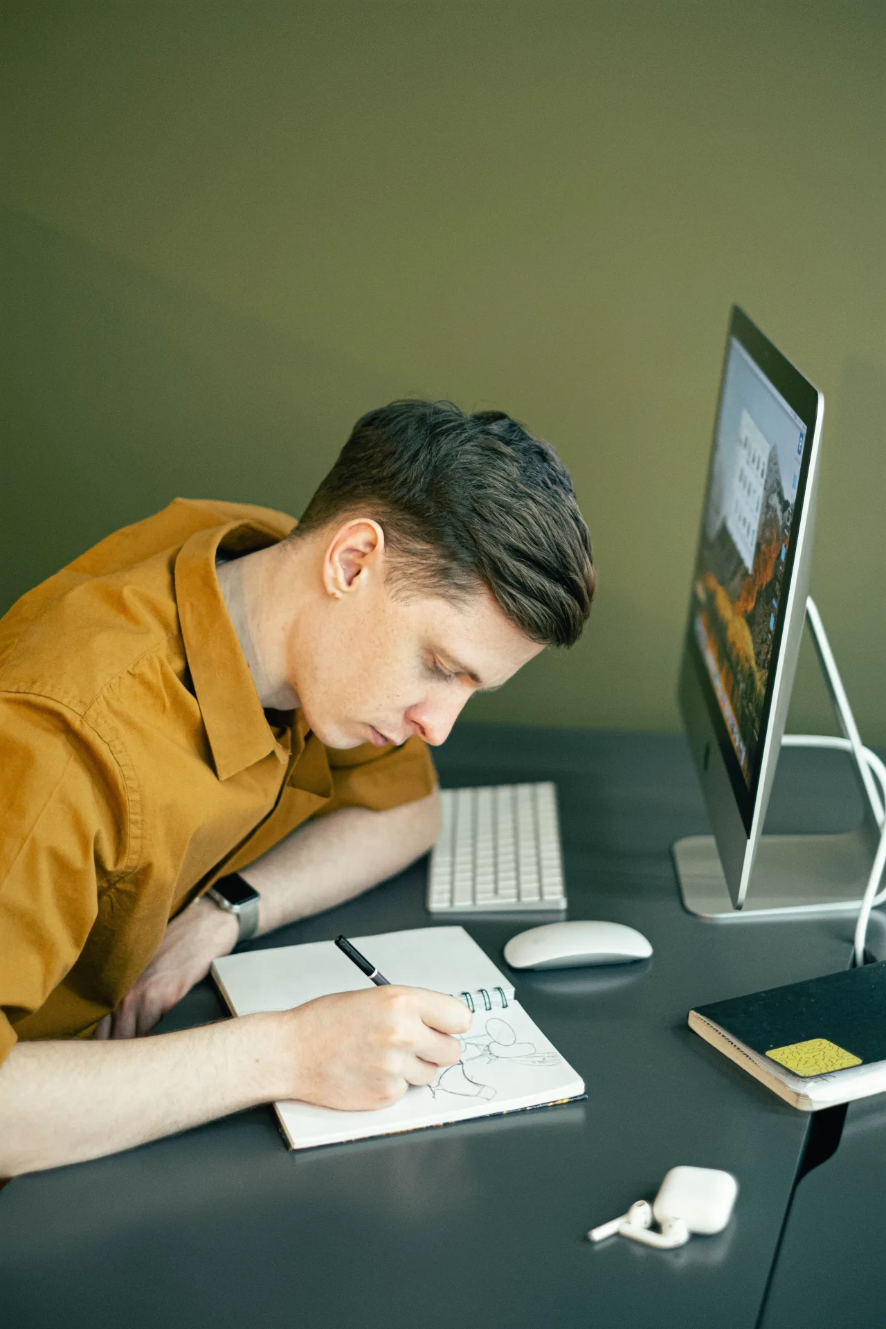 How to Choose the Right Graphic Designer for Your Small Business Rebrand