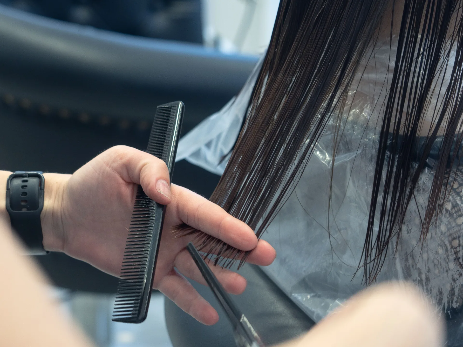 How to Choose the Right Hair Stylist for Your Hair Type and Texture